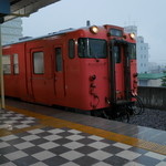 みなと食堂 - エンジン音がする列車