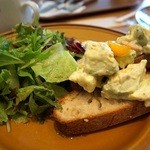 THE CITY BAKERY - アボカドシュリンプ単品　750円　税別