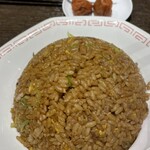 来来亭 - 濃い目の色のチャーハン