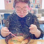 元祖トマトラーメンと辛めんと元祖トマトもつ鍋 三味 - 