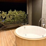 ホテルヴィソン - 夜の露天風呂