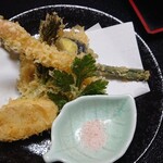 さかや - 天ぷら♪塩でうまし
