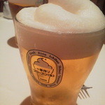 アクイユ - 一番搾りのフローズン生、ソフトクリームみたいな泡のお蔭で長時間冷たさと美味しさをキープできるそうな(´･ﾉｪ･)ｺｯｿﾘ