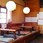 吉田家 - 小上がりもあり、全部で２４席かな？