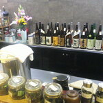 粋圓 - 黒ウーロン茶 氷抜き ＆ ピータン ＆ 特製餃子4個✖️2 ＆ 桜海老の上海やきそば ＆ 国産豚足の上海煮込み ＆ アイスクリーム