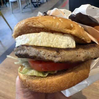口コミ一覧 : Cheeseness Burger 東山動植物園ZOOASIS店 （チーズネス