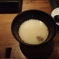 焼肉うしごろ 西麻布本店 - 濃厚コラーゲンのコムタンスープです。