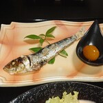 さかや - いわしの塩焼き♪付け合わせは金柑の甘露煮