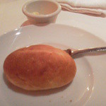 アクイユ - パン美味しいのよ～～バターが格別の味ですぅ