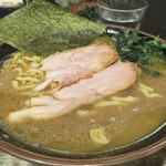 神田ラーメン わいず - 醤油しょっぱ系がガツンときて染み渡ります