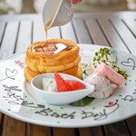 SUNNY KITCHEN - 