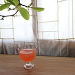 さじこよみ - いちごの酵素シロップソーダ