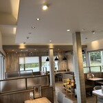 モスバーガー - 綺麗な店内。
