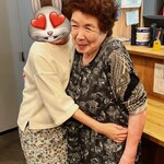 永楽食堂 - 美しすぎる酒豪女子とお母様