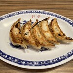 彩華ラーメン - 焼餃子
      ￥３３０円