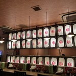 彩華ラーメン 奈良店 - 『彩』の提灯がたくさん