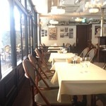 ブラッスリー アミカル - 店内