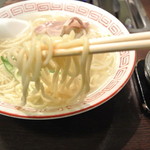 若富 - 若富・らうめん 麺近影(2014.05)
