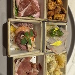THE LOUNGE - タコのマリネ、鯛のカルパッチョ、栗と芋のサラダ美味しかったー。もちろん他も美味しいです