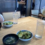 肉寿司 肉和食 KINTAN - サラダとお汁はおかわりできます　グレープサワー