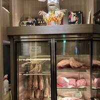 肉寿司 肉和食 KINTAN コレド室町 - お肉もズラリ❣️