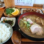 一富 - よくばりラーメン