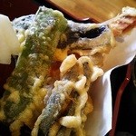 ひのき - 「そば定食」の天ぷら。