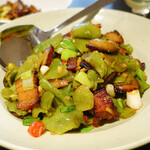 湘南飯店 - 湖南直送干し茎レタスと燻製肉の炒め