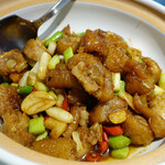 湘南飯店 - 揚げ豚テールのじっくり煮込み