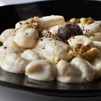 新感覚 ニョッキ クアトロフォルマッジ