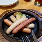 菜園マイクロブルワリー with Kitchen - 奥中山ポールスターファームのソ―セージ盛り合わせ