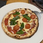 菜園マイクロブルワリー with Kitchen - マルゲリータピッツア