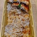しらす専門店 SEALAS - ごはん全体に、うっすらタレの味がついています(2025.04.12)