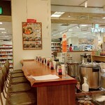 しらす専門店 SEALAS - 11:00～14:30 イートインスペース ※角度を変えて (2025.04.12)