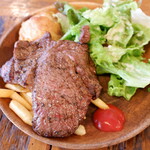 東京ブッチャーズ with OKACHI Beer Lab - ランチ　ステーキ1,200円