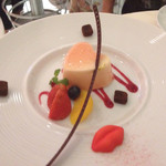 俺のフレンチ・イタリアン 青山 - 口ビル 意味深ww