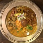 定食堂 金剛石 - マスタードチキンとイカ&牛ホルモンの合いがけ+煮玉子