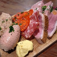 自家製シャルキュトリー盛り合わせ