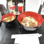 Hidagyu U Ittougai Yakiniku Akariya - 牛丼