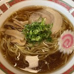 カインズキッチン - 料理写真:早朝から時間と手間暇をかけて作り上げたスープと熟練の職人が打った手打ち麺ではないが、普通に美味しい。