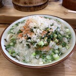 ドライブインかわら 立喰いうどん - なんなら素うどんでも豪華になるよ