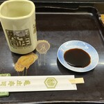 亀庄寿司 - 卓上