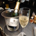 焼き鳥 武士 - 泡も飲んでみた(笑)