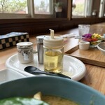 カフェ ボッチ - カレー辛味調整用の調味料