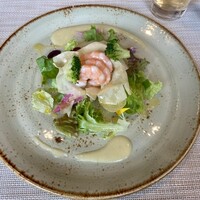 ザ ガーデン ブラッスリー&バー - 海老と瀬戸田レモンのタルトと石川県産エディブルフラワー