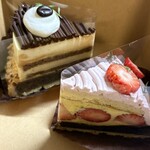 RISE ON CAFE - 上:ティラミスタルト，下:いちごのモンブランタルト