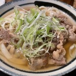 本格手打 いわしや 西宮店 - 肉うどん　820円