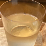 銀座 八五 - 最後に出される、香ばしくて冷たい水出しほうじ茶