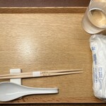 銀座 八五 - 箸をよく見ると…