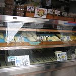 Hayakawa - 各麺が並ぶショーケース（早川製麺所）